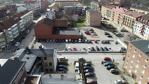 Nytt bostadshus på parkeringsplats i centrala Eslöv