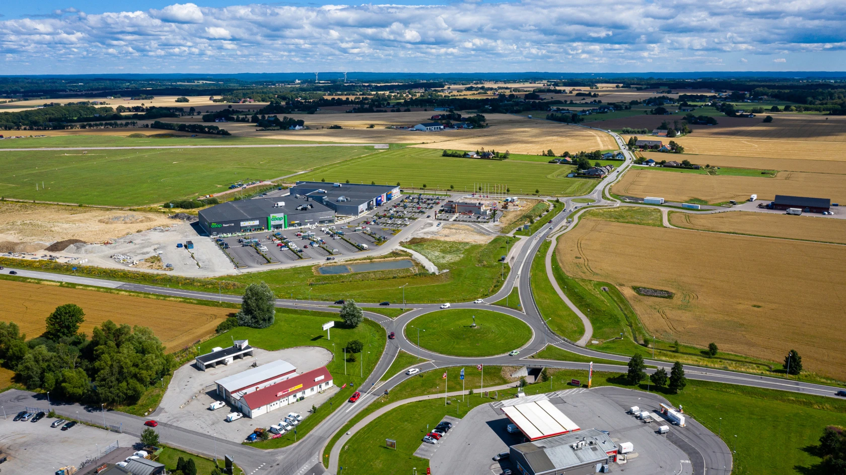 Flygbild över rondellen i flygstaden