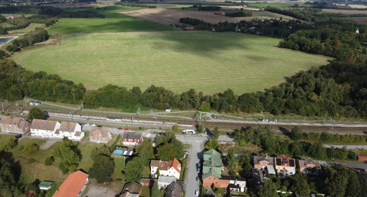 Flygfoto över området väggarp , hus och åker